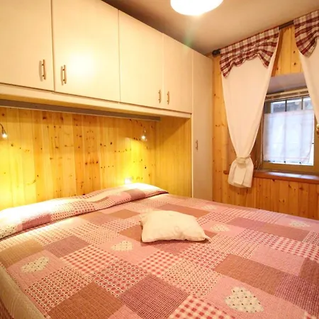 L'Ermellino Bilocale In Centro - Affitti Brevi Italia Apartamento Brusson Exterior foto